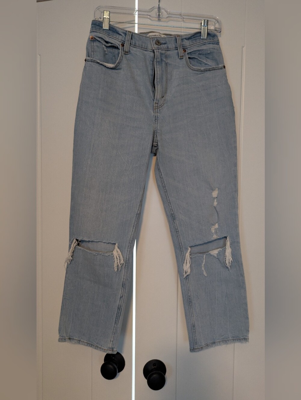 Abercrombie Ultra High Rise Ankle Straight Jeans 28/6 Distressed Light Wash